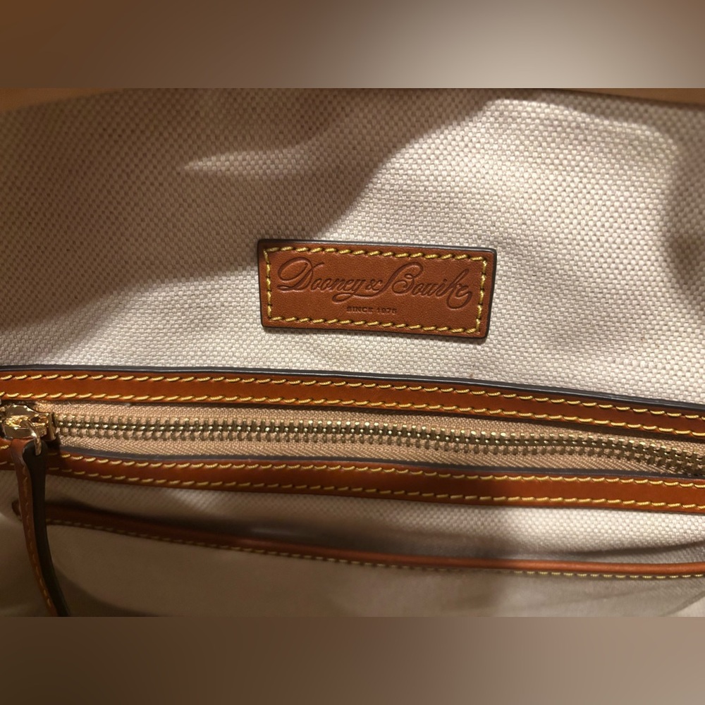 🤎 Authentic Dooney & Bourke Monogram Tote Bag 🤎 - Picture 4 of 9